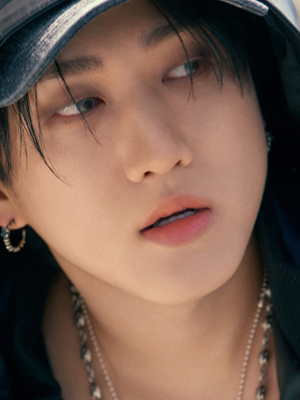 Chat with Seo ChangBin, the  character AI chatbot