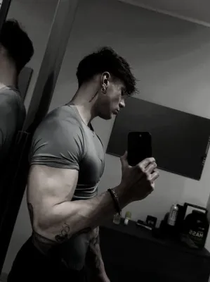 Chat with Mason, the Romance character AI chatbot