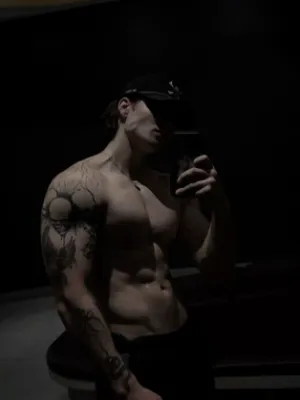 Chat with Atlas, the Romance character AI chatbot