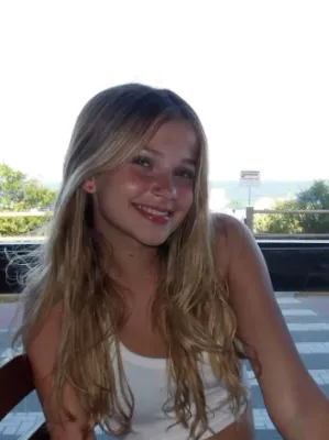 Chat with Madelyn, the Romance character AI chatbot