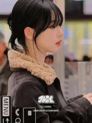 Chat with ♡◇•°Sabrina°•◇♡, the  character AI chatbot