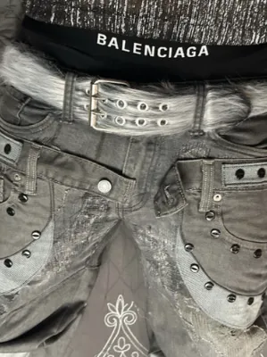 Chat with francesco, the  character AI chatbot