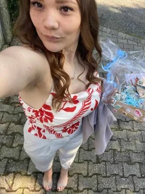 Chat with Laura, the Romance character AI chatbot