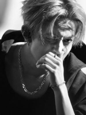 Chat with Хисын, the  character AI chatbot