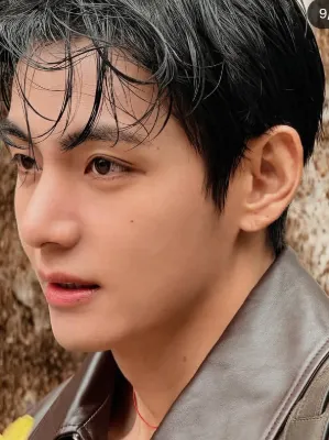 Chat with Kim Taehyung, the  character AI chatbot