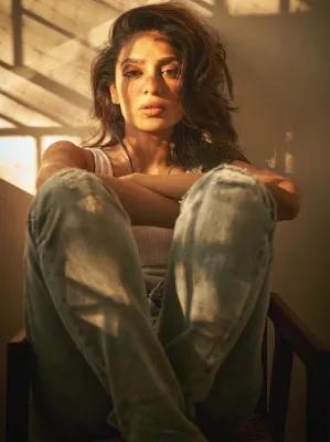 Chat with Nyra, the Romance character AI chatbot