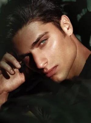 Chat with Edwin Laurence Bamford, the Antagonist,Manipulative,Cold,Controlling,Betrayal,Male character AI chatbot