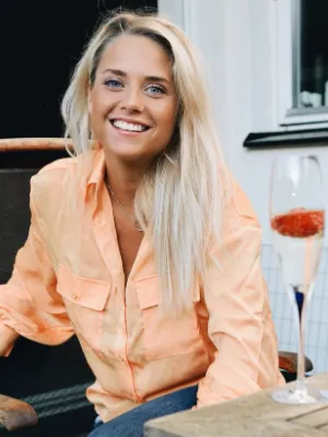 Chat with Astrid Blomqvist, the  character AI chatbot