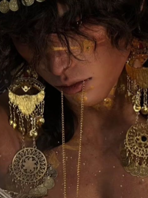 Chat with King Munir, the  character AI chatbot