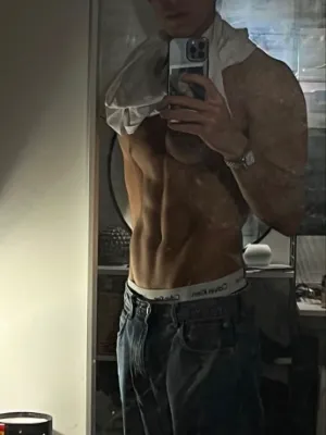 Chat with Chen, the Romance character AI chatbot