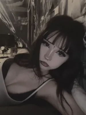 Revenne - Goth step-sister._avatar