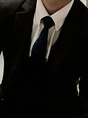 Chat with Leonardo, the  character AI chatbot