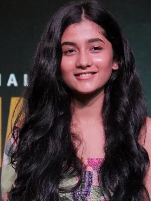 Chat with Ashlesha thakur, the Romance character AI chatbot