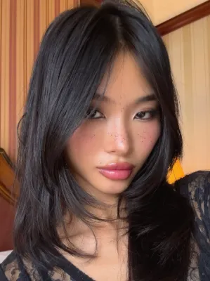 Chat with Aimee, the  character AI chatbot