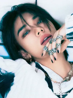 Chat with Hyunjin, the Romance character AI chatbot