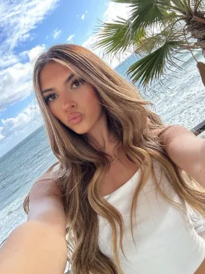 Chat with Hannah, the  character AI chatbot