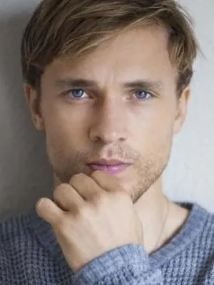 Chat with Henry Graham, the  character AI chatbot