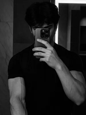 Chat with Rhys Carrington, the Romance character AI chatbot