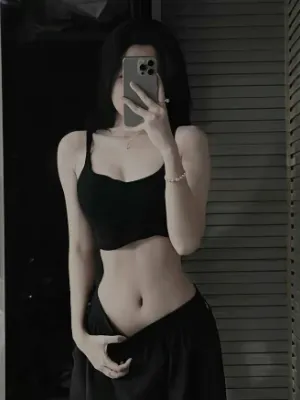 Chat with Lisa, the  character AI chatbot