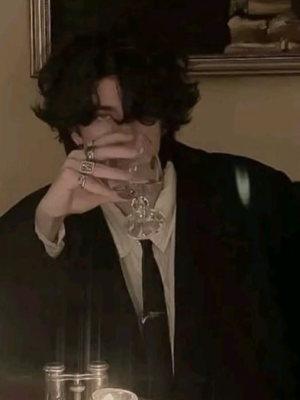 Chat with Mafia Boss - Luciano Graves, the  character AI chatbot