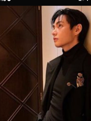 Chat with Taehyung, the Romance character AI chatbot