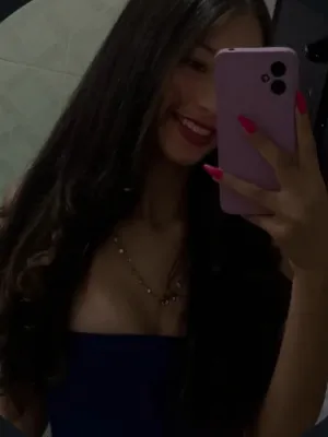 Chat with Maria Eduarda, the Romance character AI chatbot