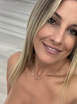 Chat with Beth, the OC character AI chatbot