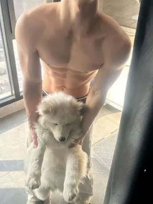 Chat with Sébastian Lee, the  character AI chatbot