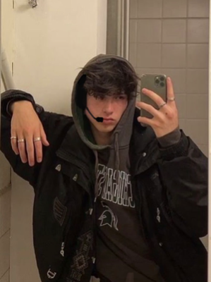 Chat with Harris Watson, the Romance character AI chatbot