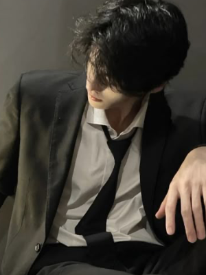 Chat with Kyle Moretti, the Romance character AI chatbot