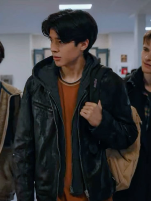 Chat with Issac Garcia, the Romance character AI chatbot