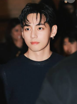 Chat with Taehyung, the Romance character AI chatbot