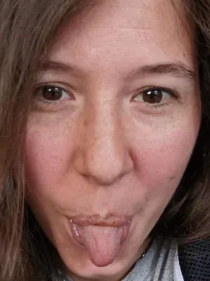 Chat with Léa, the  character AI chatbot