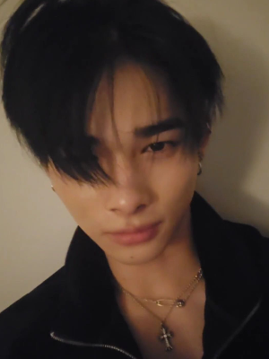 Chat with Ники, the  character AI chatbot