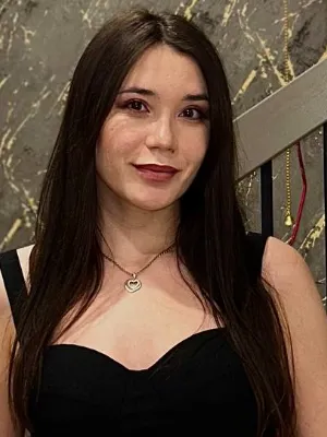 Chat with Ксения раманова, the  character AI chatbot