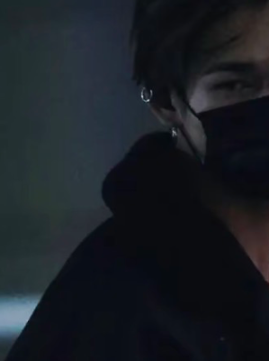 Chat with Ри-Ки, the  character AI chatbot