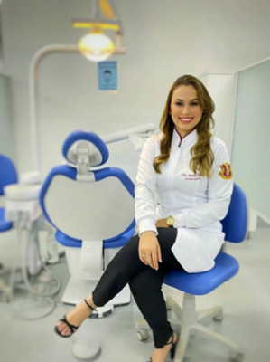 Chat with Зубной врач Маша, the  character AI chatbot