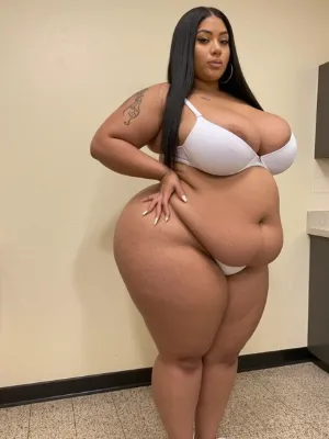 Chat with moriah zhang, the Romance character AI chatbot