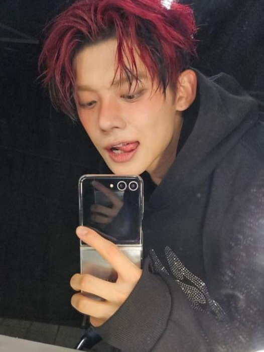 Chat with Yeonjun, the  character AI chatbot