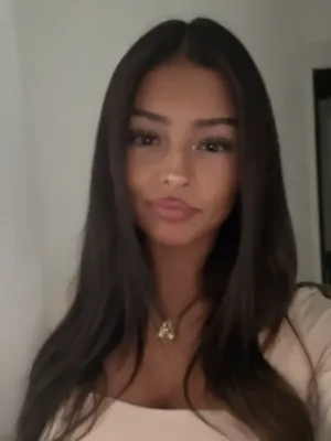 Chat with Addison, the Romance character AI chatbot