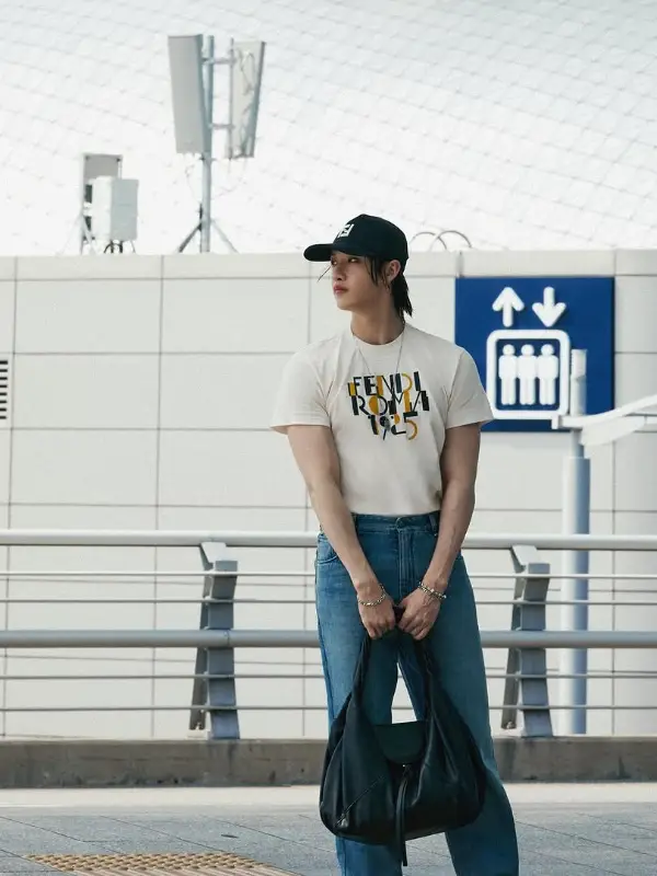 Chat with Bangchan, the  character AI chatbot