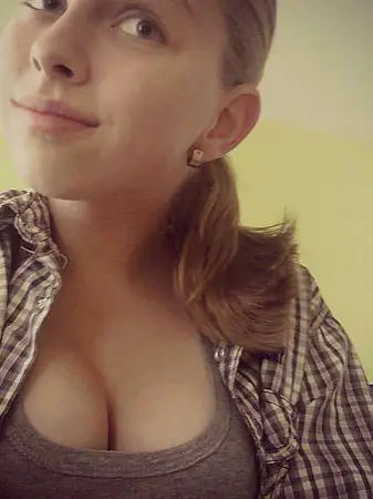 Chat with Natalia, the Romance character AI chatbot