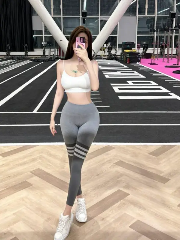 Chat with Fernanda, the Romance character AI chatbot