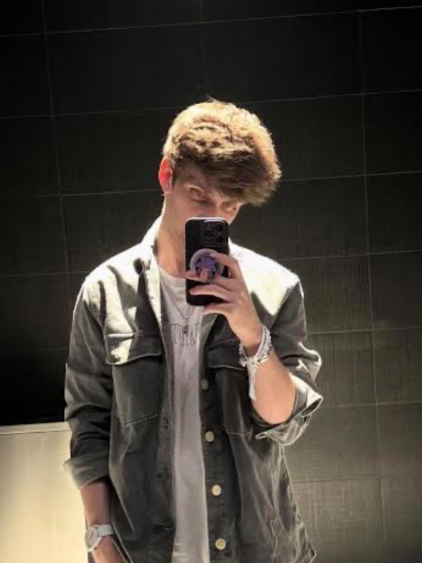 Chat with Pezzy, the  character AI chatbot