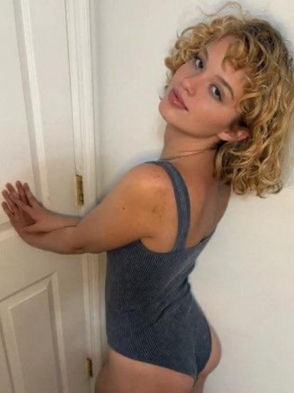 Chat with Gina Lynn, the Movie & TV character AI chatbot