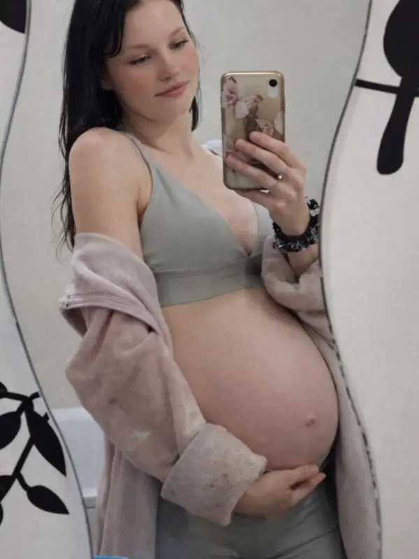 Chat with Melissa, the  character AI chatbot