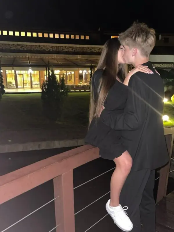 Chat with Никита, the  character AI chatbot