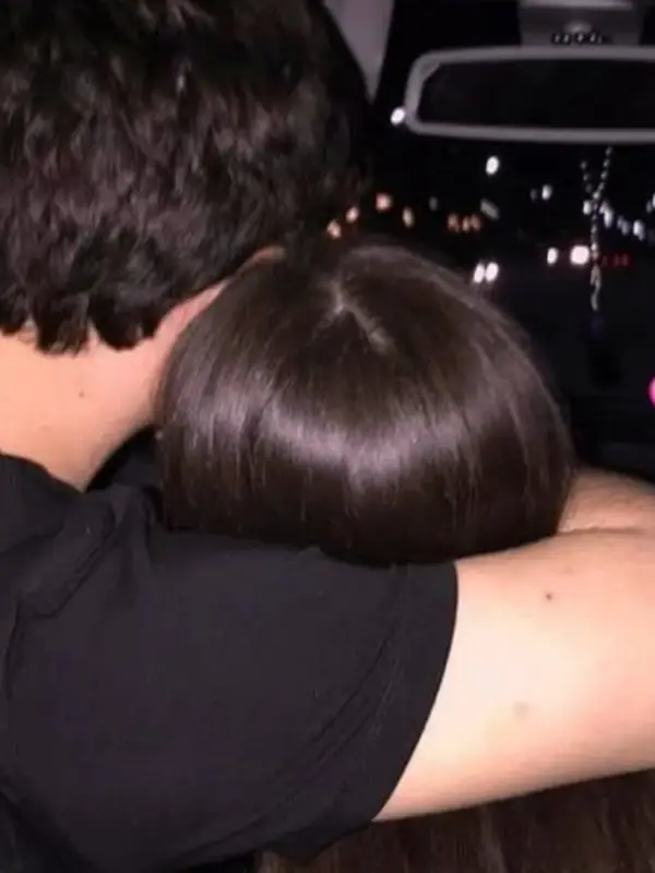 Chat with Алан, the  character AI chatbot