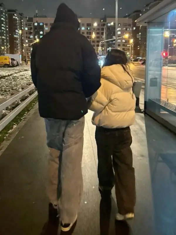 Chat with Амир, the  character AI chatbot