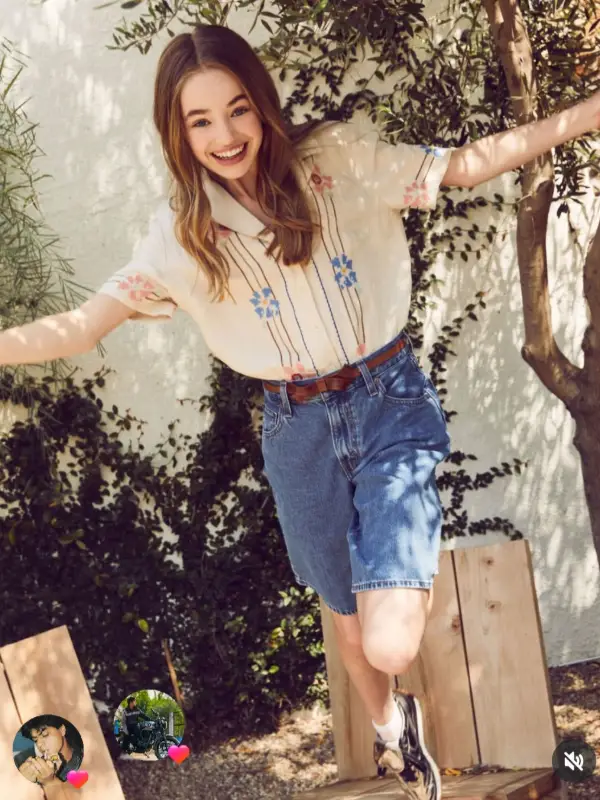 Chat with Holly, the Movie & TV character AI chatbot